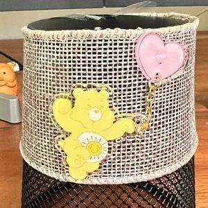 Care Bears Yellow Sunshine Bear Happy Heart Balloon pin trading lapel new